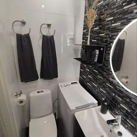 Apartment Chic Studio For Two Close To Metro *