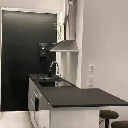 Chic Studio For Two Close To Metro Helsinki
