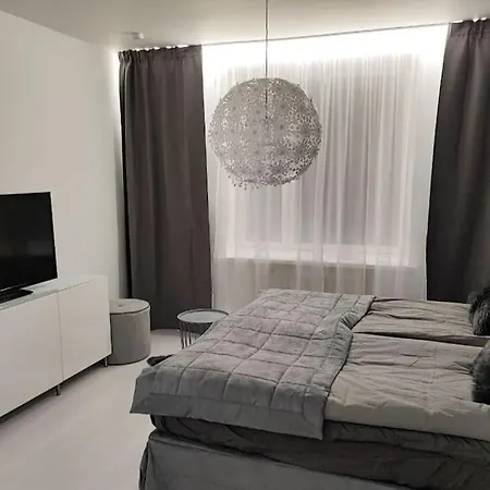 Apartment Chic Studio For Two Close To Metro *